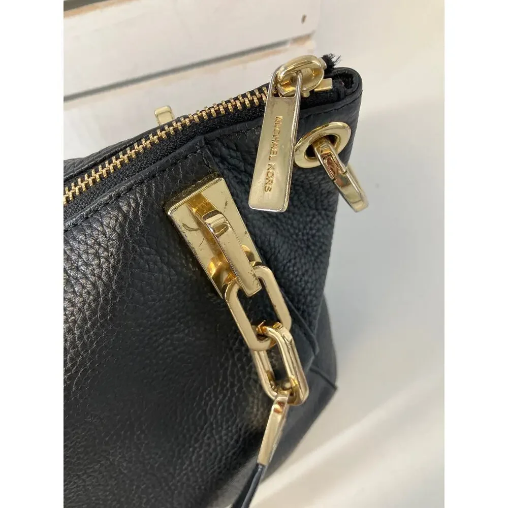 MICHAEL KORS, LARGE BLACK PEBBLED LEATHER HANDBAG